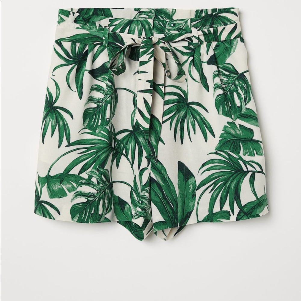 NWT H&M Tropical Shorts With Tie Belt